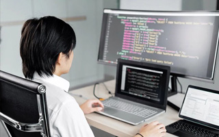 枝江 ,php声明和调用变量的符号是什么？